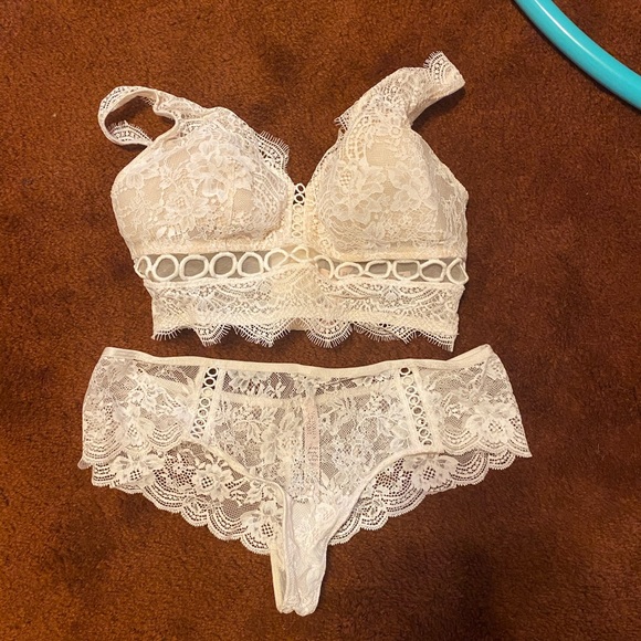 Matching bra & underwear set - Picture 6 of 8